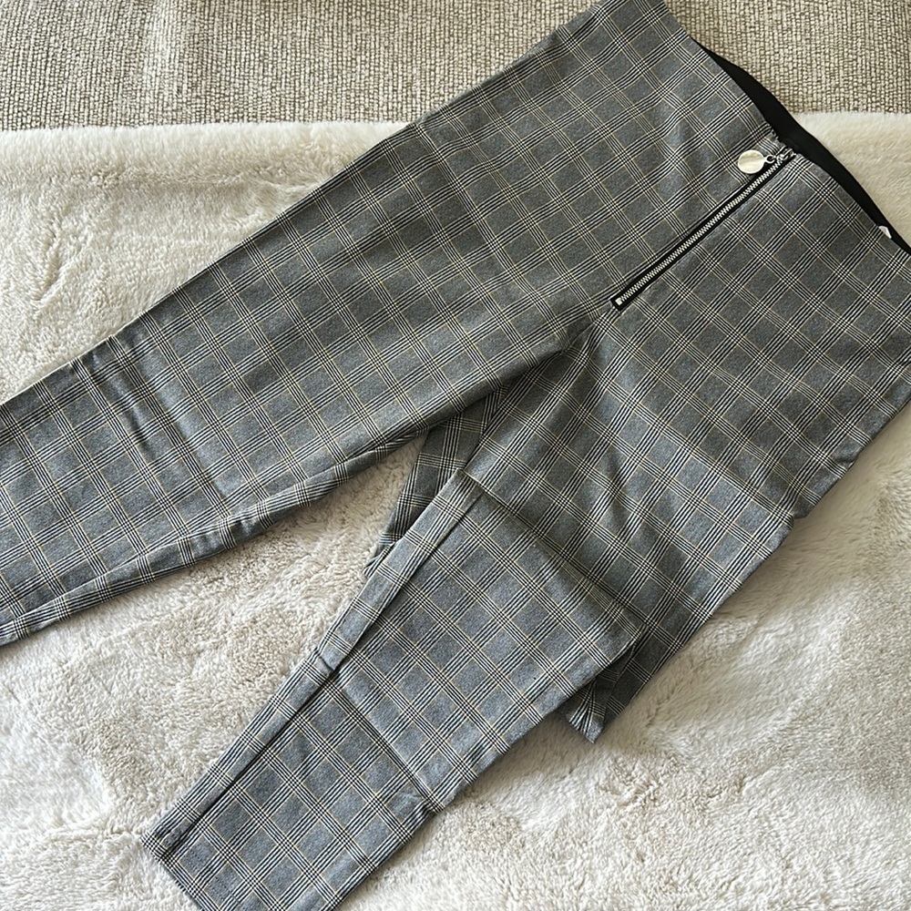 Zara leggings size L fits M too